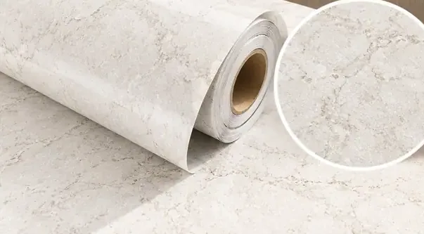 MKK® Stoneform Ivory – Beyaz Traverten – Folyo rulosu ve doku (temsili)